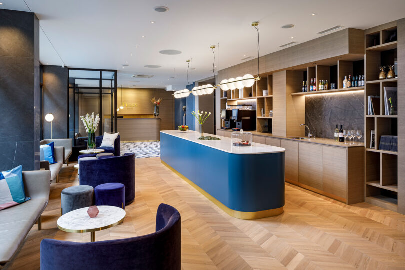 Hotel Felix - Empfang und Lounge Bereich mit neuer Gebäudetechnik