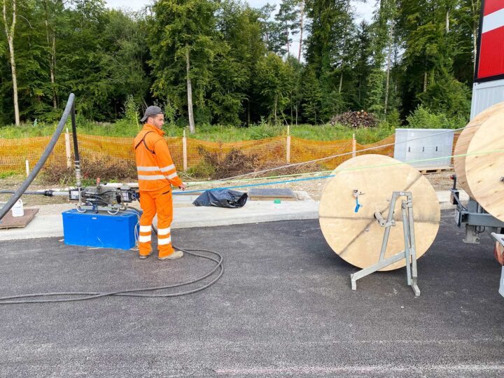 Netzelektriker bei LWL Installation an der A1 Kirchberg – Kriegstetten